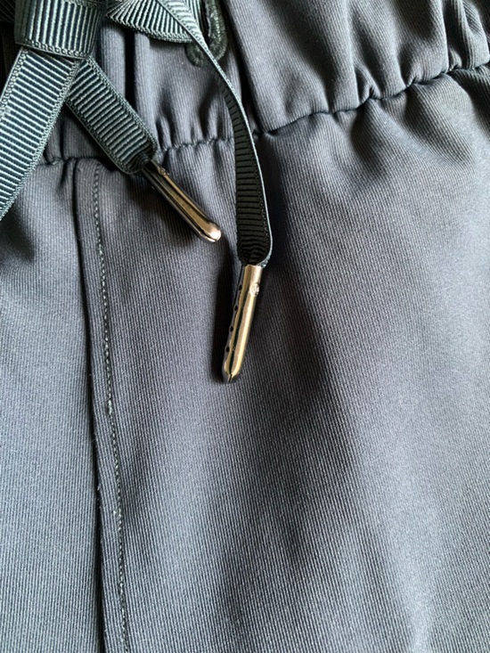 lululemon athletica On The Fly Shorts Size 6 - Picture 6 of 9